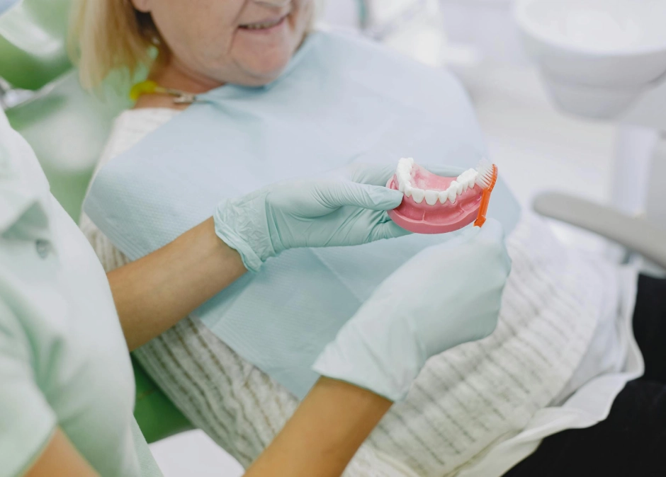 Top Benefits of Denture Implants for Seniors